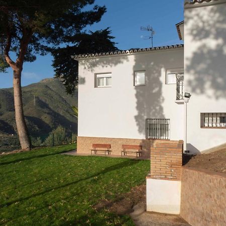 Lagar Del Chorro Junto Caminito Del Rey Piscina Y Baloncesto Lejlighed Eksteriør billede