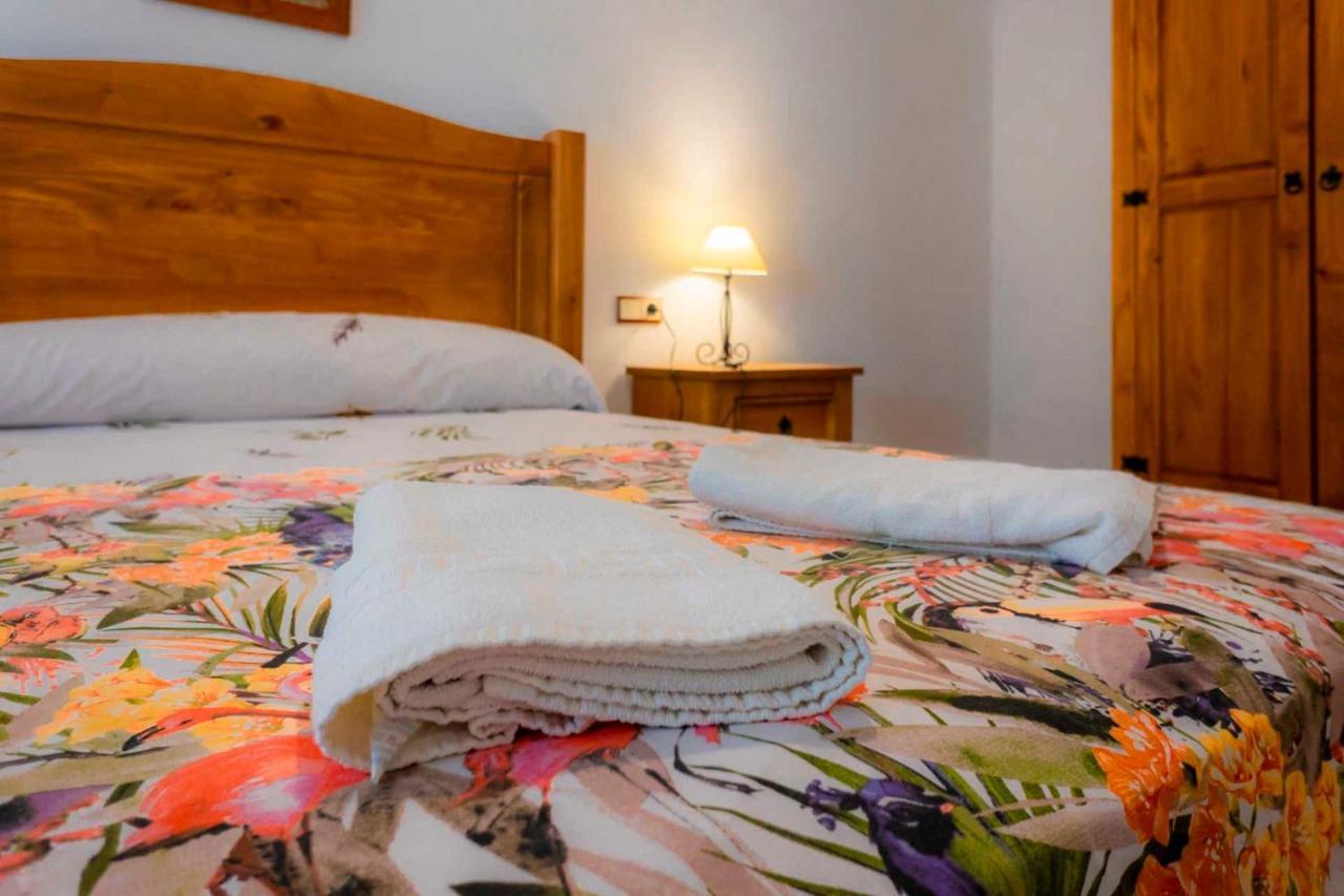 Lagar Del Chorro Junto Caminito Del Rey Piscina Y Baloncesto Lejlighed Eksteriør billede