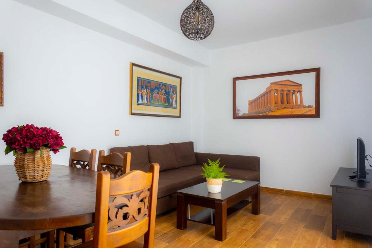 Lagar Del Chorro Junto Caminito Del Rey Piscina Y Baloncesto Lejlighed Eksteriør billede