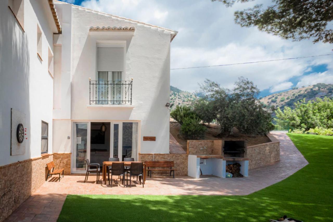 Lagar Del Chorro Junto Caminito Del Rey Piscina Y Baloncesto Lejlighed Eksteriør billede