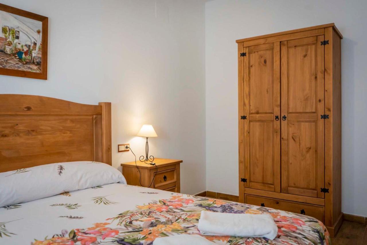 Lagar Del Chorro Junto Caminito Del Rey Piscina Y Baloncesto Lejlighed Eksteriør billede