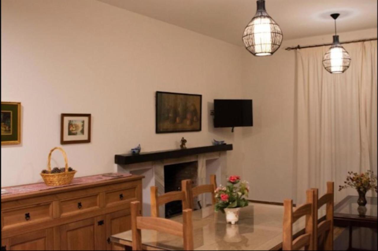 Lagar Del Chorro Junto Caminito Del Rey Piscina Y Baloncesto Lejlighed Eksteriør billede