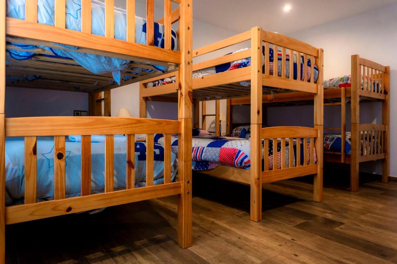 Lagar Del Chorro Junto Caminito Del Rey Piscina Y Baloncesto Lejlighed Eksteriør billede