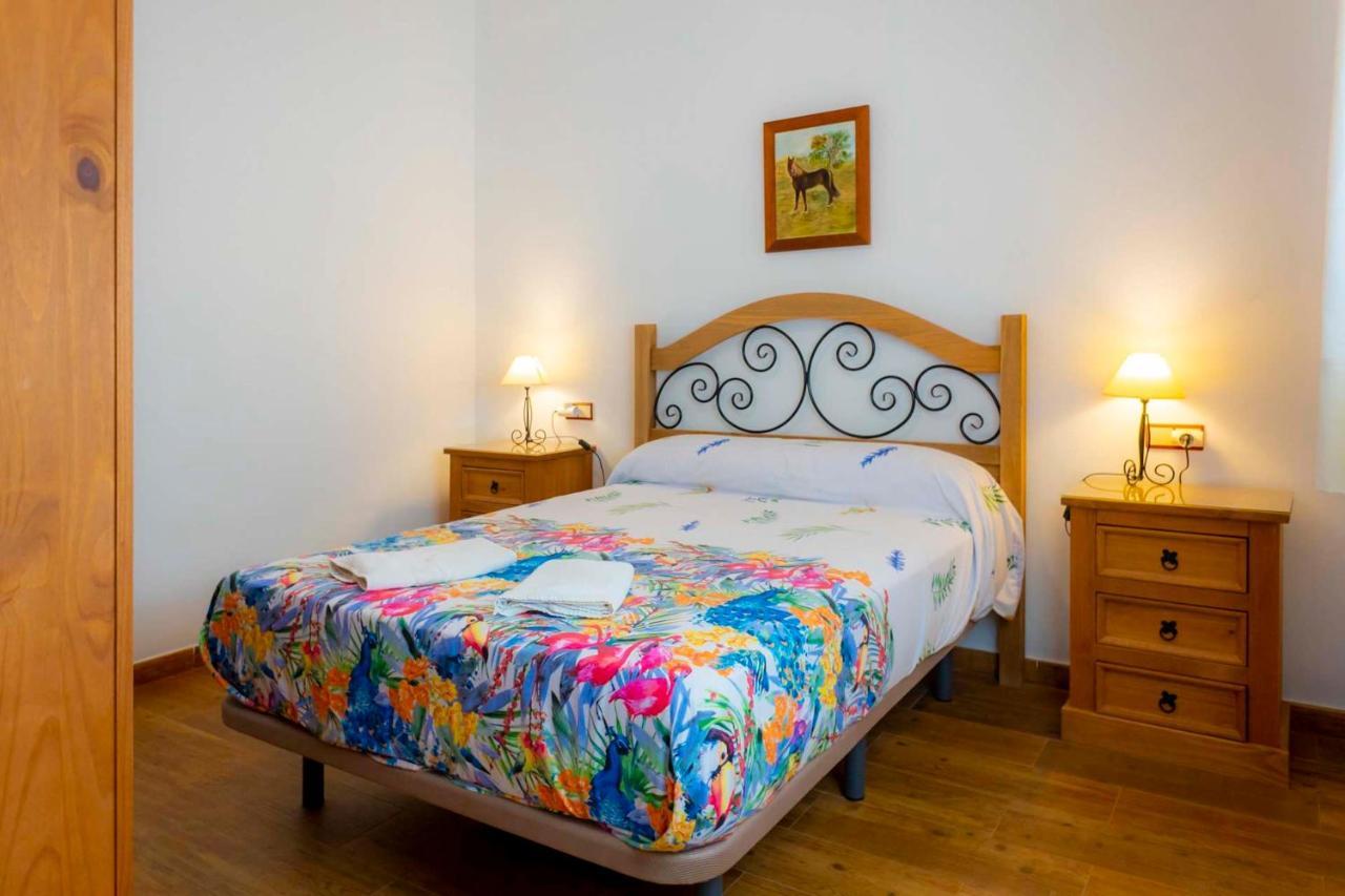 Lagar Del Chorro Junto Caminito Del Rey Piscina Y Baloncesto Lejlighed Eksteriør billede