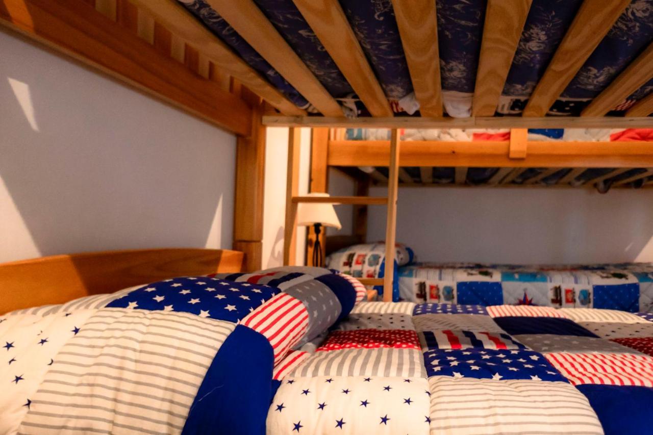Lagar Del Chorro Junto Caminito Del Rey Piscina Y Baloncesto Lejlighed Eksteriør billede