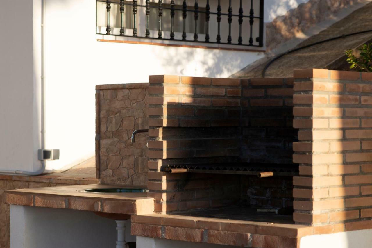 Lagar Del Chorro Junto Caminito Del Rey Piscina Y Baloncesto Lejlighed Eksteriør billede